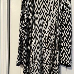 Sweater duster cardigan Black and White in size Petite XL